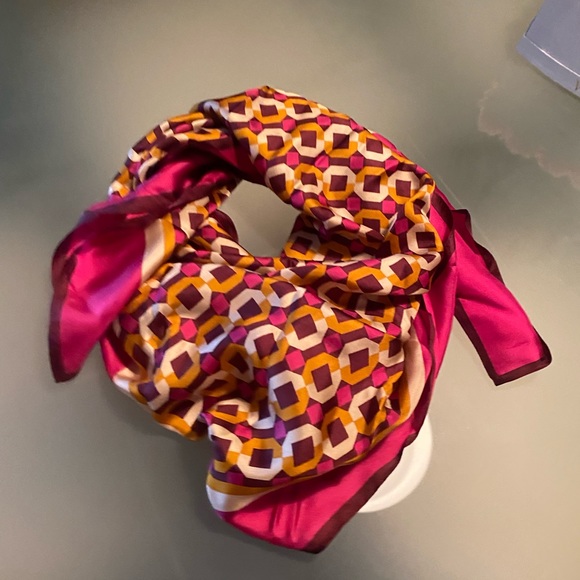 Like New! A.new day silk scarf - Picture 5 of 8
